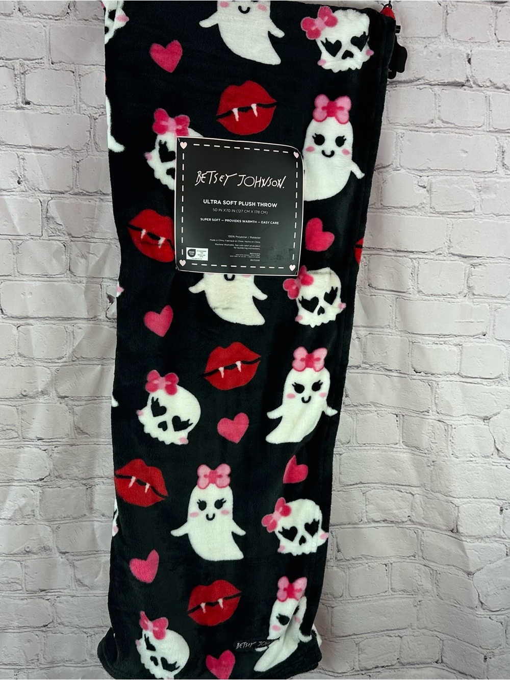 Betsey Johnson Black Plush Throw with White Ghosts vampire Heart bow spooky cute